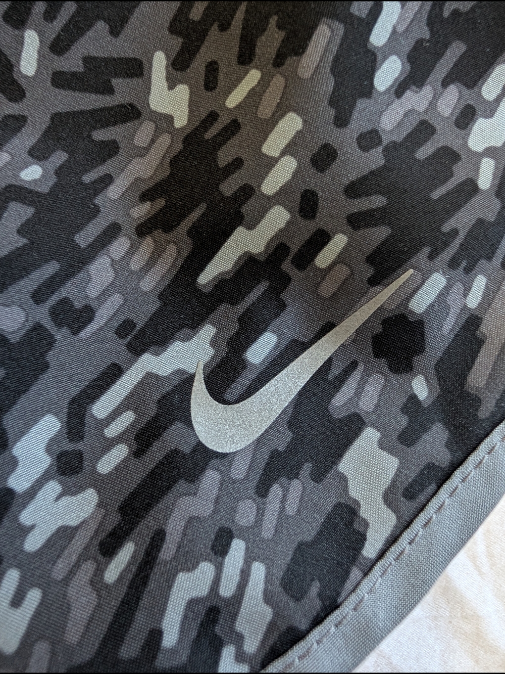 Nike Women’s Black/Gray Dri-FIT Running Shorts Size Medium - Picture 5 of 8
